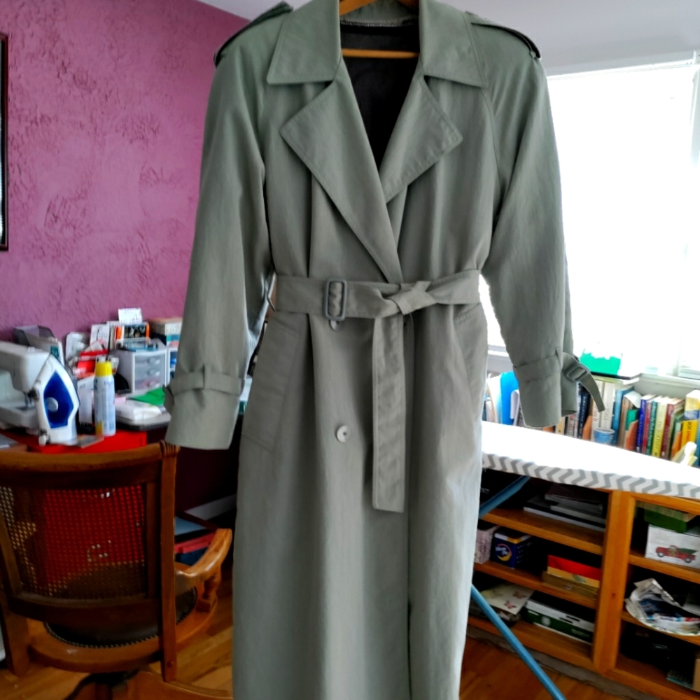 London Fog trench coat with liner